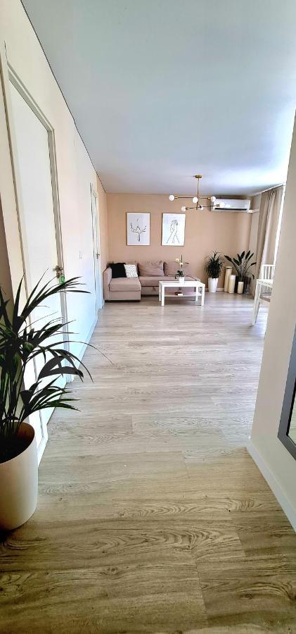 Cozy Modren Apartment On Malvarrosa Beach Valencia Exterior foto